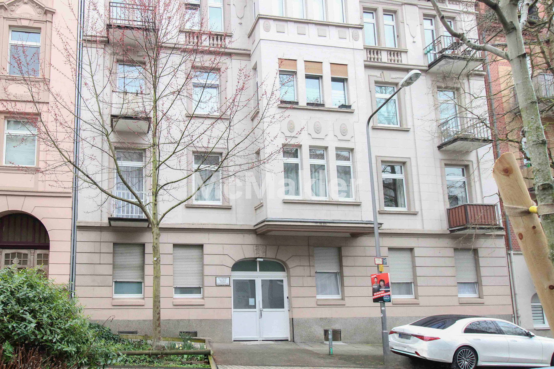 Charmante Altbauperle in zentraler Lage von Wiesbaden - 2 Zimmer ETW mit 2 Balkonen