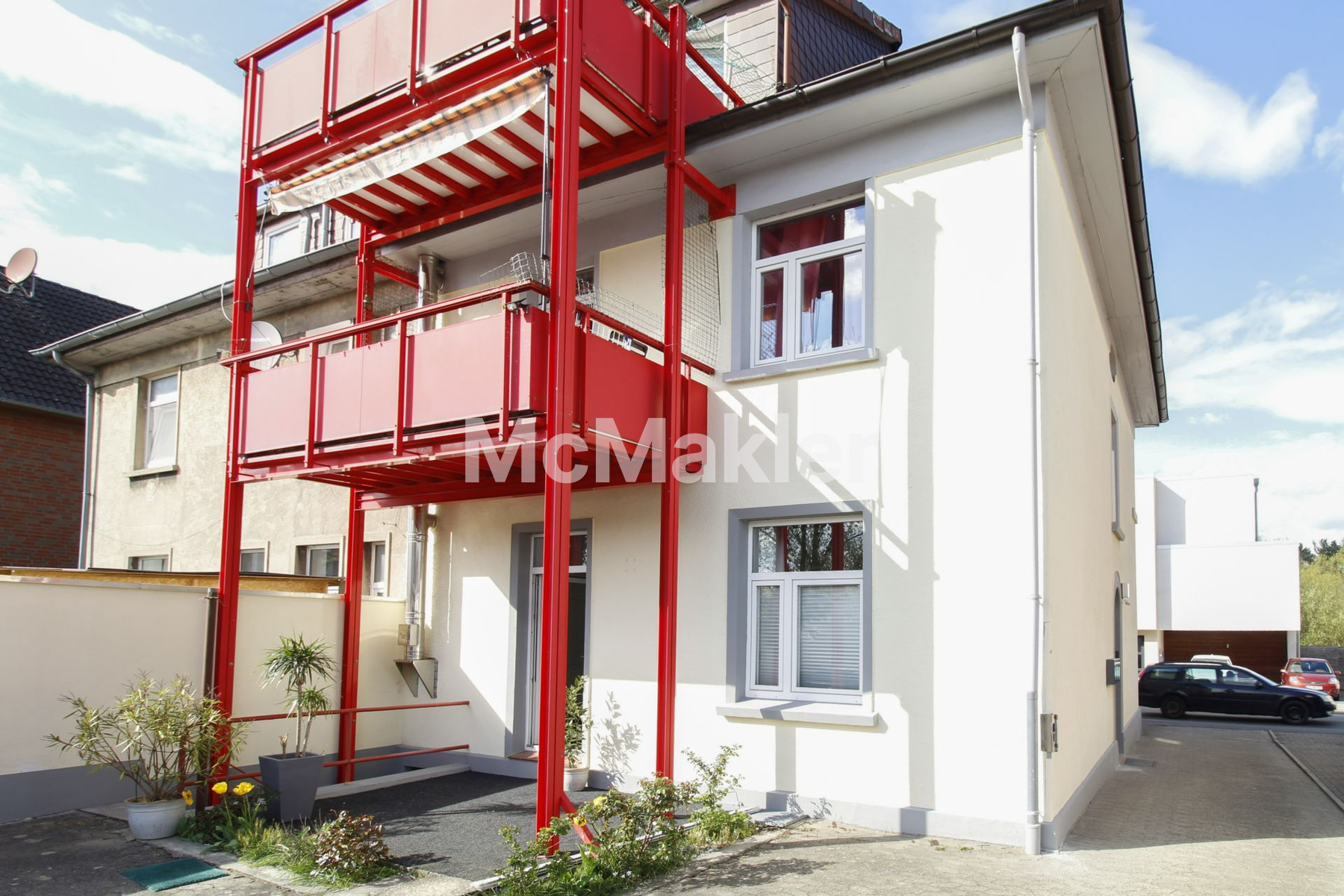 UPGRADE !  Gutbürgerliches Dreifamilienhaus in urbaner City Lage -Top gepflegt &  sicher vermietet