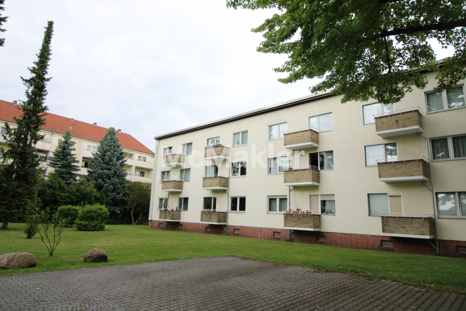 Bezugsfrei: Super geschnittene 2,5 Zimmer Wohnung im beliebten Reinickendorf