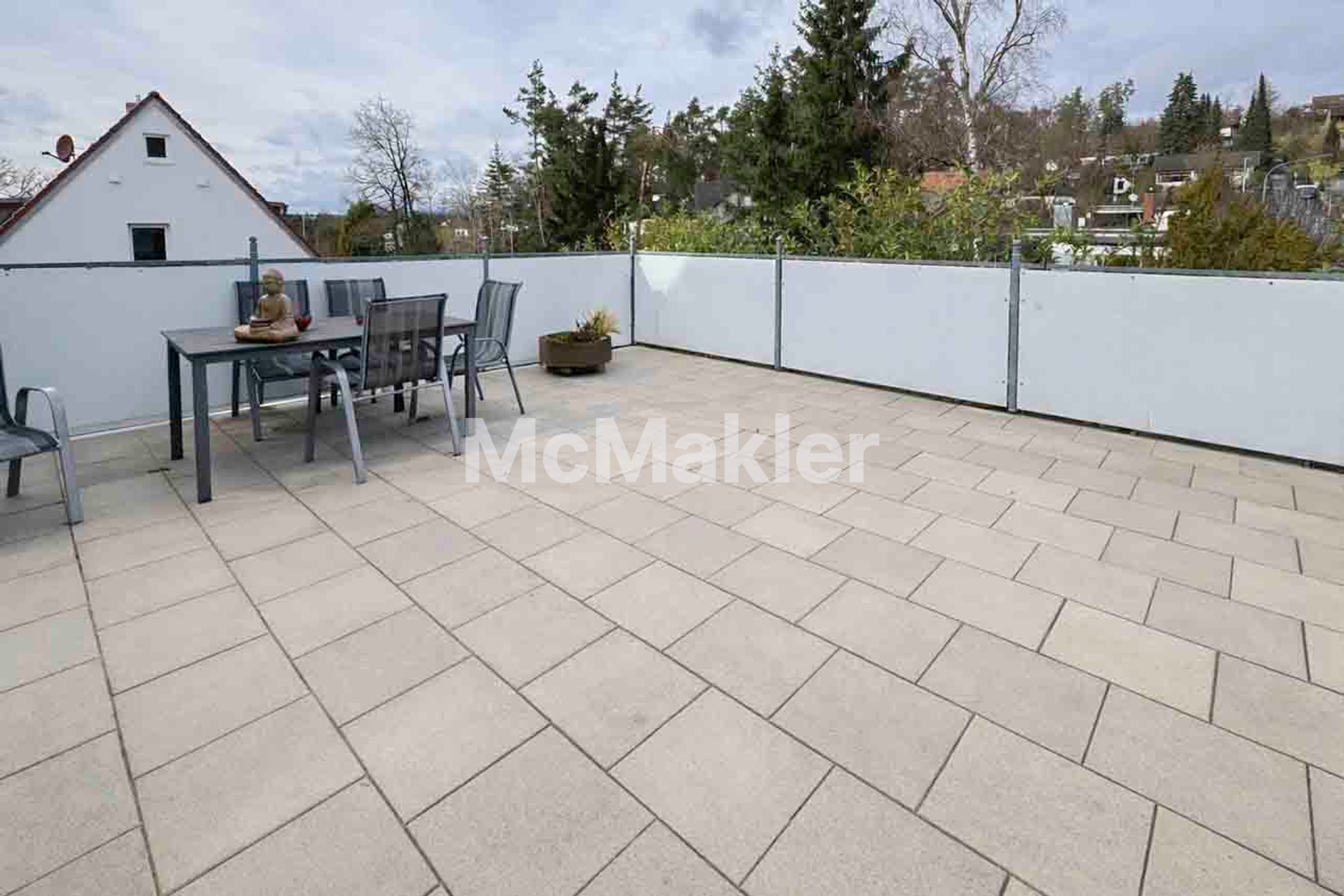 Maisonettewohnung mit großer Terrasse, 2 Bädern & Gestaltungspotenzial