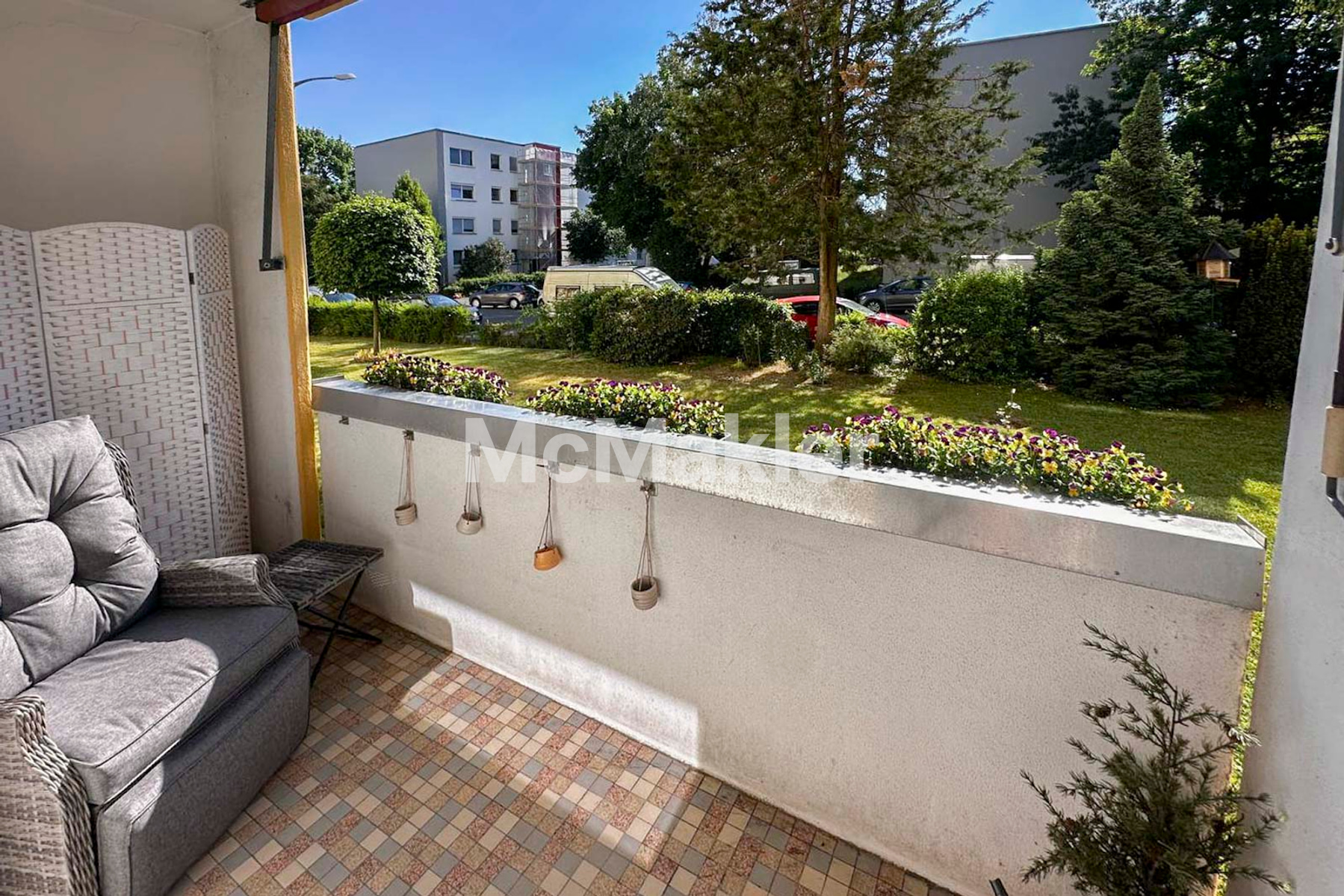 Gepflegte 3,5-Zimmer Hochparterrewohnung – Balkon, Gemeinschaftsgarten & Stellplatz inklusive