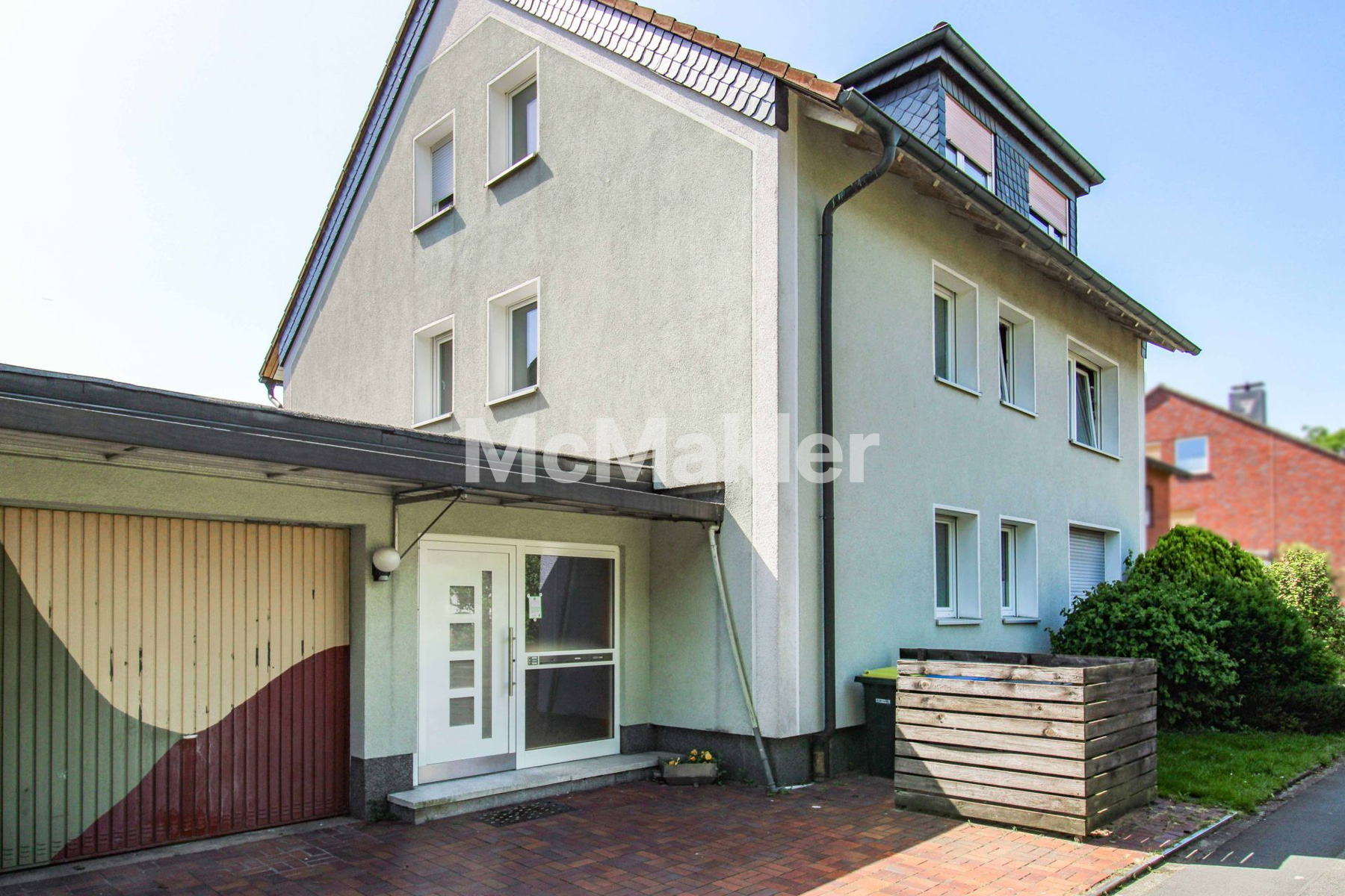 Mehrfamilienhaus mit Perspektive – 3 Wohneinheiten, Garten, Garage und frei werdende EG-Wohnung