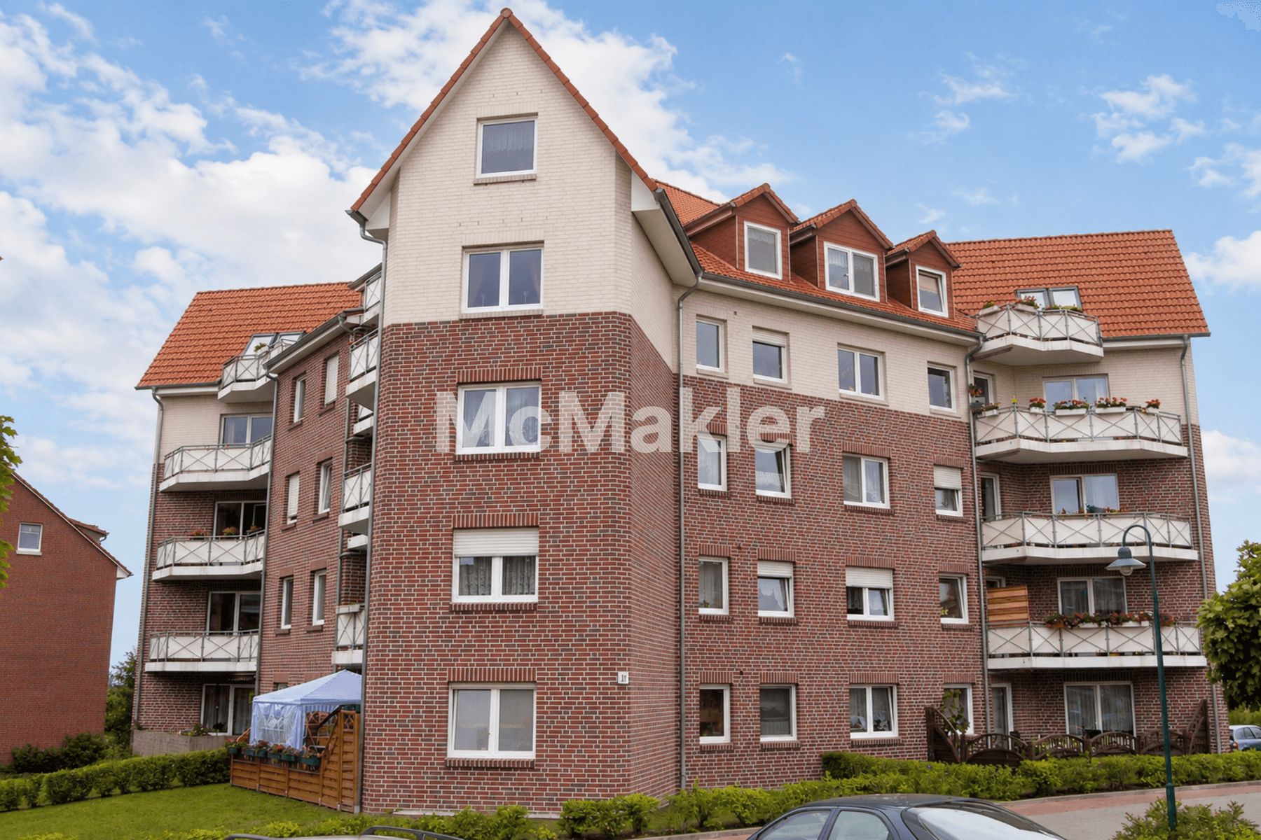 Familienfreundliche 4-Zimmer-Eigentumswohnung mit Balkon, Aufzug und Einbauküche in Bergen