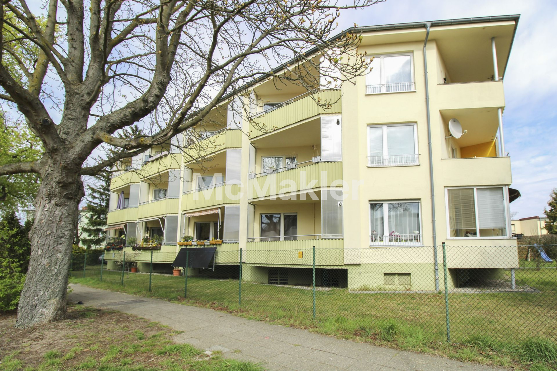 Vermietete 2,5- Zimmer Wohnung mit großzügigem Balkon in Rudow (Neukölln)