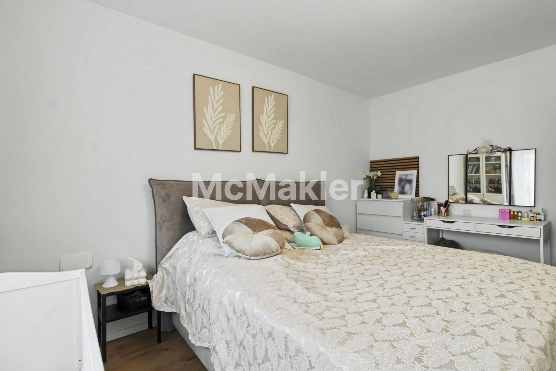 Property view 16