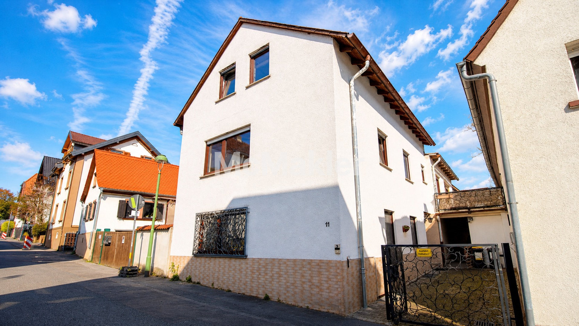 Dreifamilienhaus in Frankfurt-Seckbach – Ideal für Kapitalanleger, Eigennutzer oder Mehrgenerationen