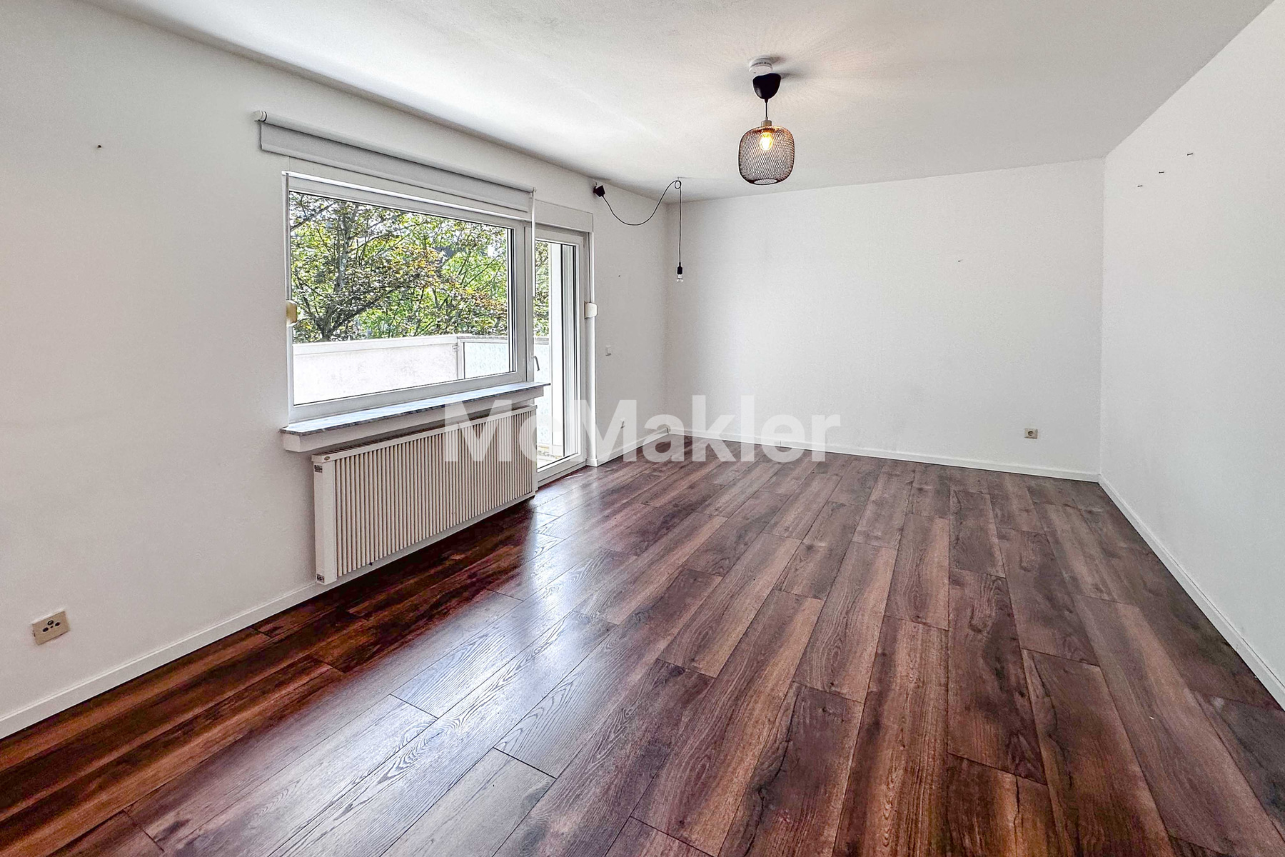 Sofort bezugsfrei – 3 Zimmer ETW mit sonnigem Balkon und Garage auf einem Erbbaugrundstück