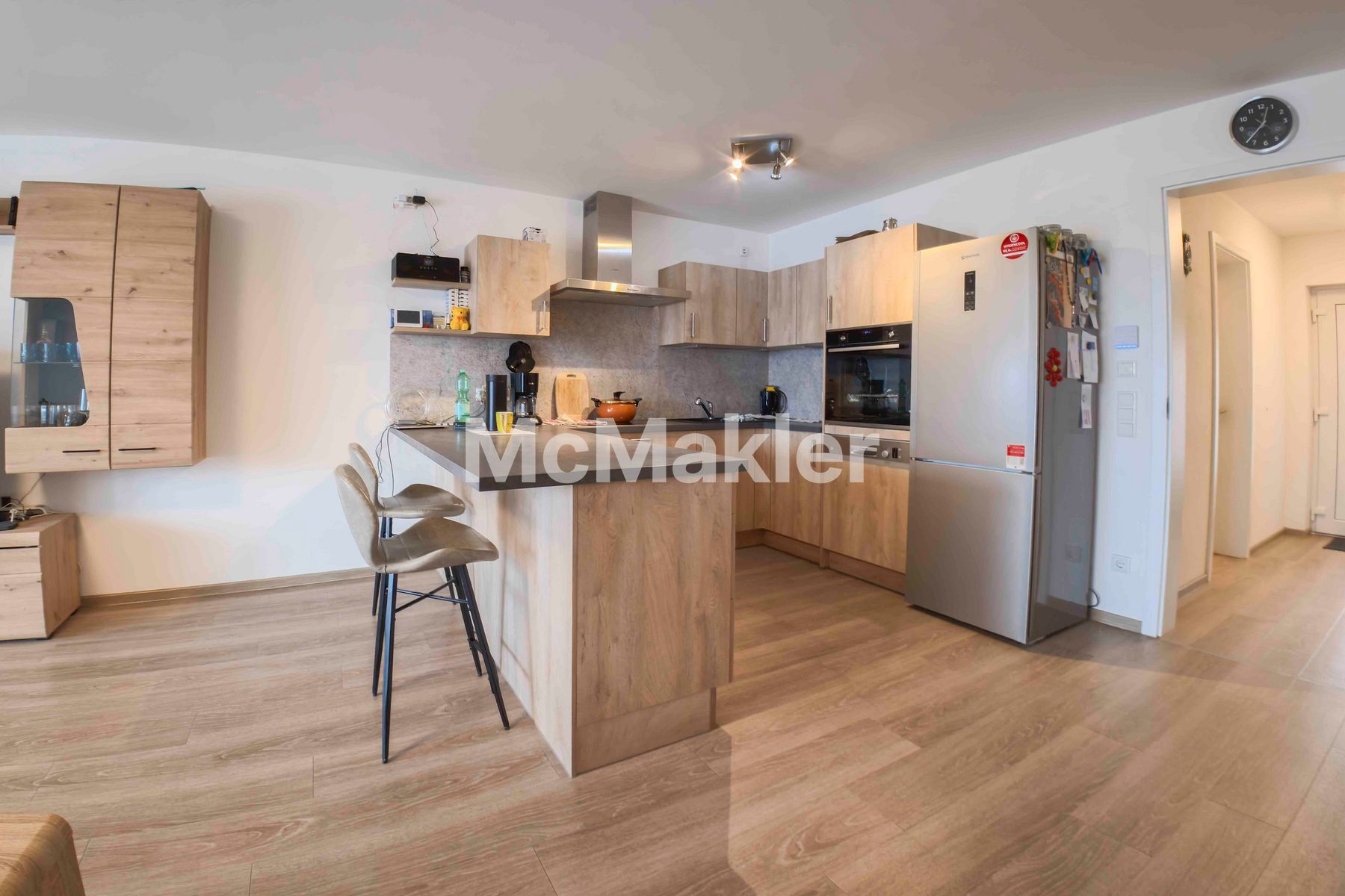 Neuwertige barrierefreie 3-Zimmer-Wohnung mit Balkon und 2 Stellplätzen in Freystadt