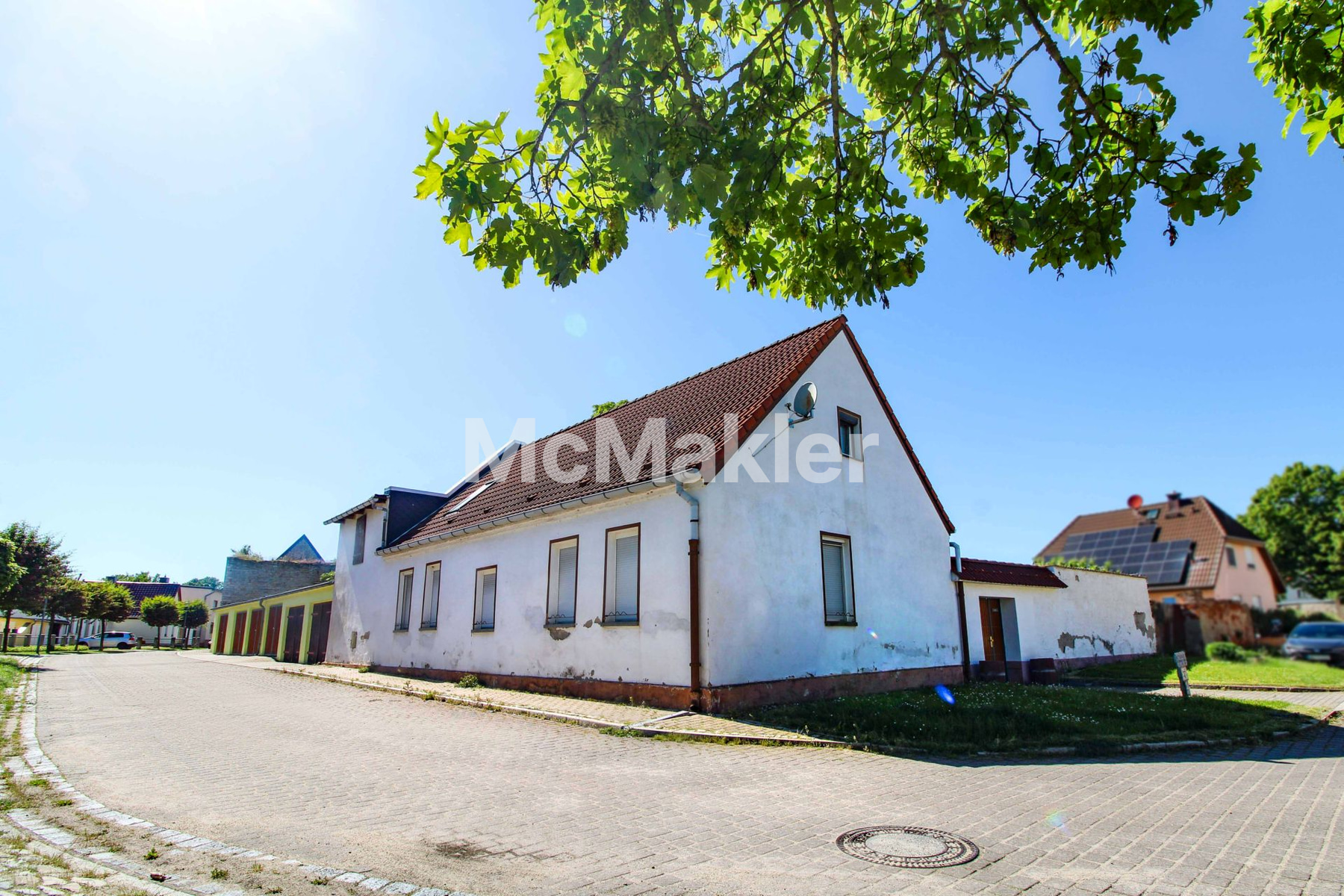 Zuhause gestalten in Bördeland-Kleinmühlingen: EFH mit Terrasse inkl. Stall mit Renovierungsbedarf