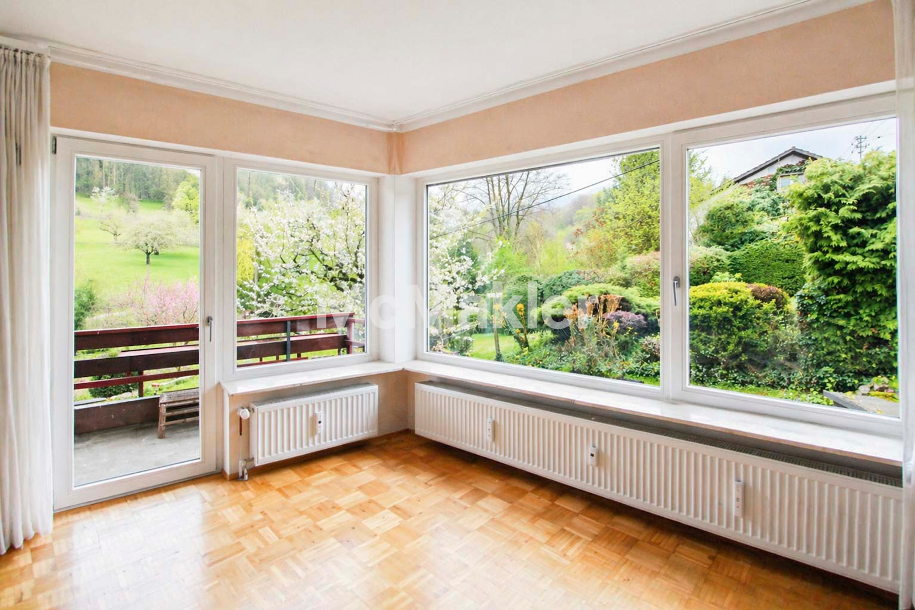 Ruheoase am Naturschutzgebiet: Lichtdurchflutete 3-Zimmer-Wohnung mit Terrassen & Balkon