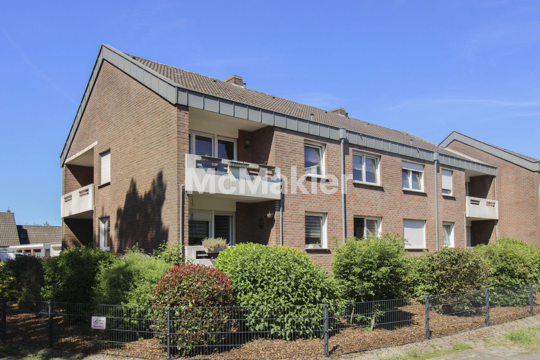 Für Kapitalanleger: Vermietete Wohnung mit Modernisierungspotenzial und Garage in Gronau