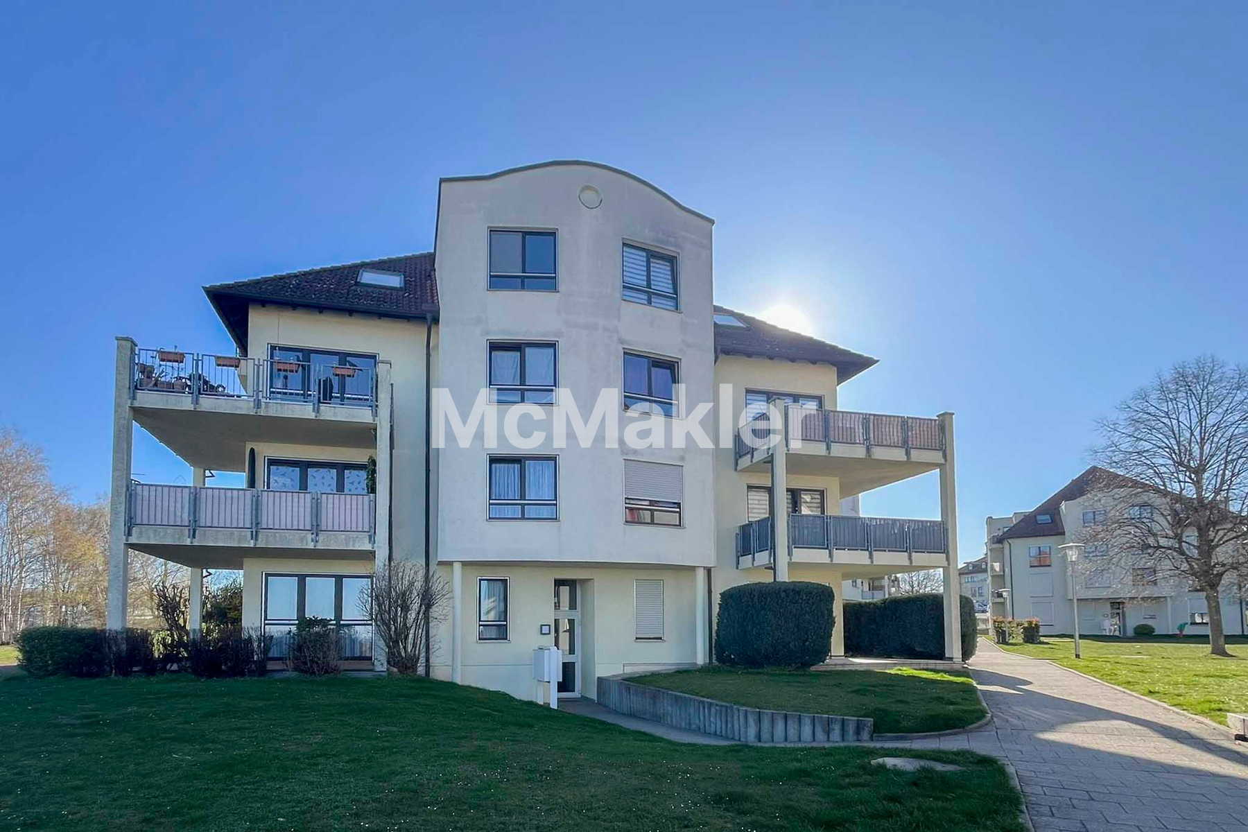 Vermietete 2-Zi.-Wohnung mit Eckbalkon und TG-Stellplatz in Dresden-Gompitz