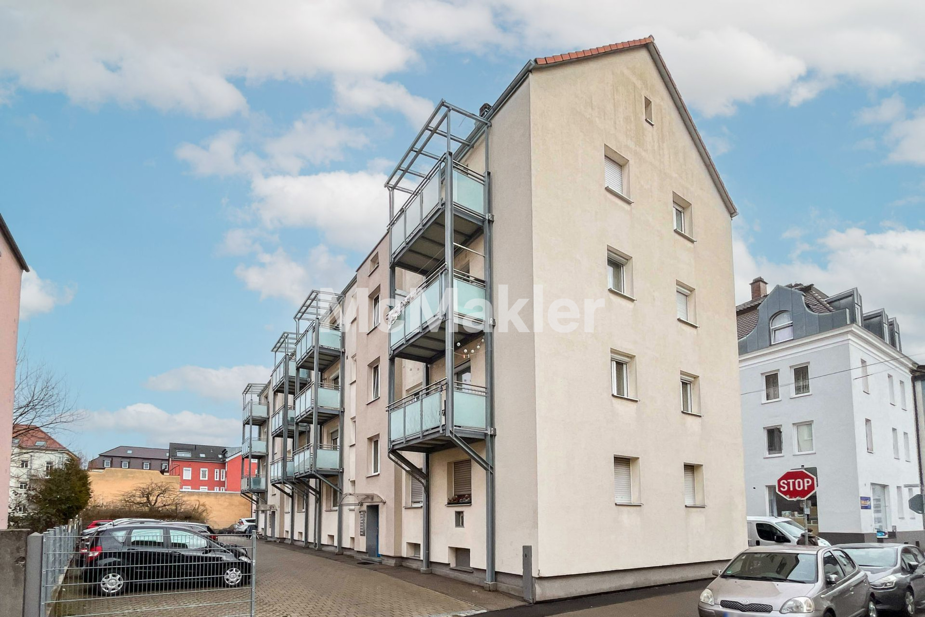 Investieren oder Selbstbezug: 3 Zi. Whg. mitten in Oberhausen inkl. extra Stellplatz