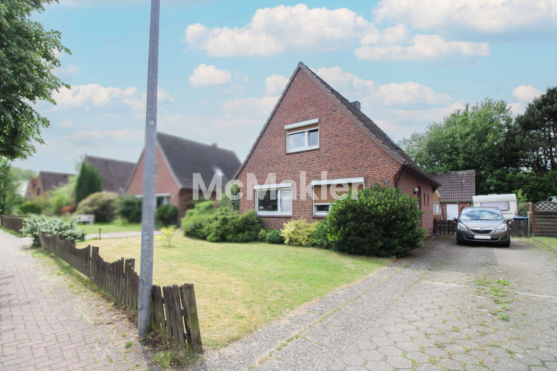 Kapitalanlage mit Entwicklungspotenzial auf großzügigem Grundstück in Horst