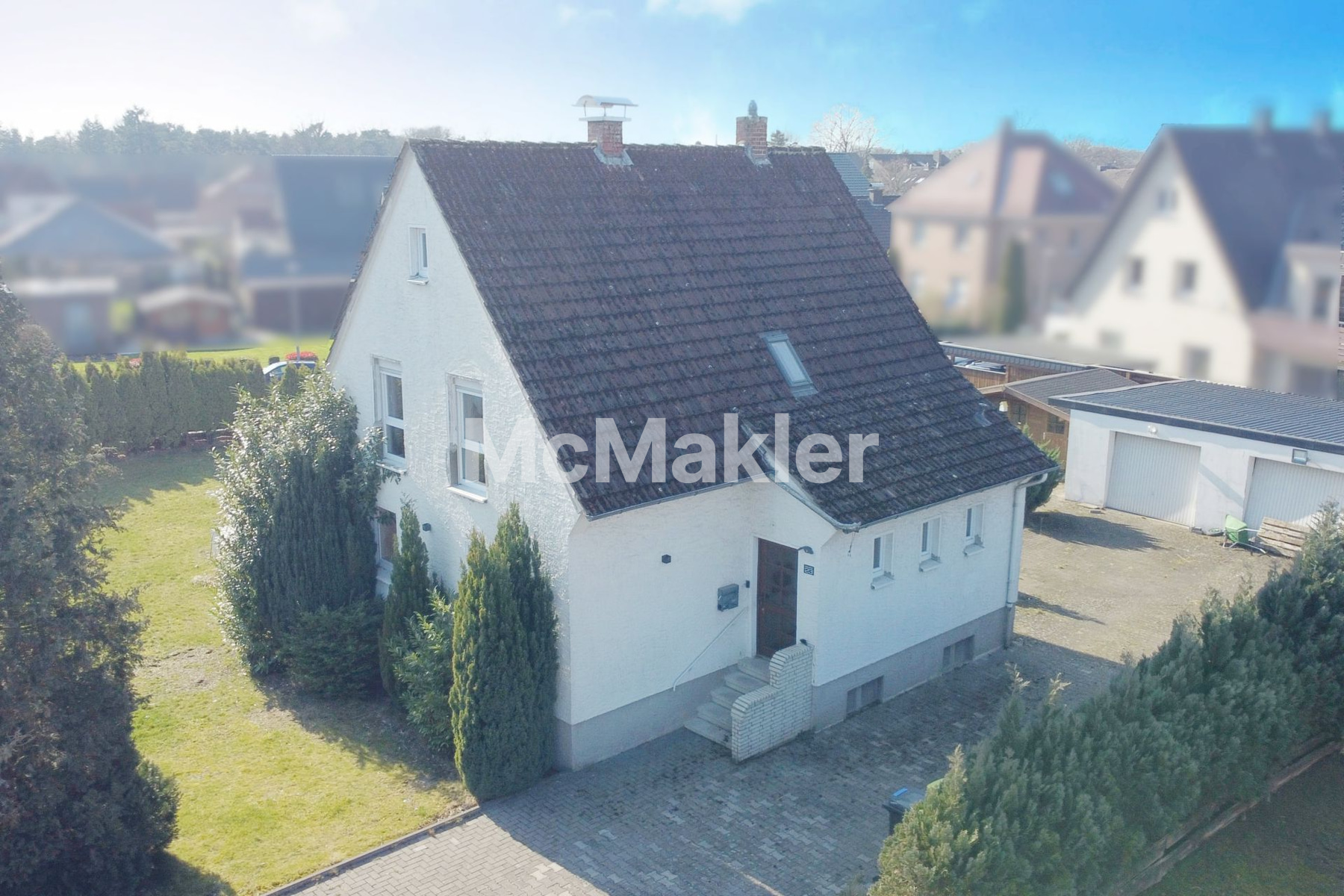 Modernisiertes Familienidyll in Ummeln - Einfamilienhaus als Raumwunder mit 2 Garagen