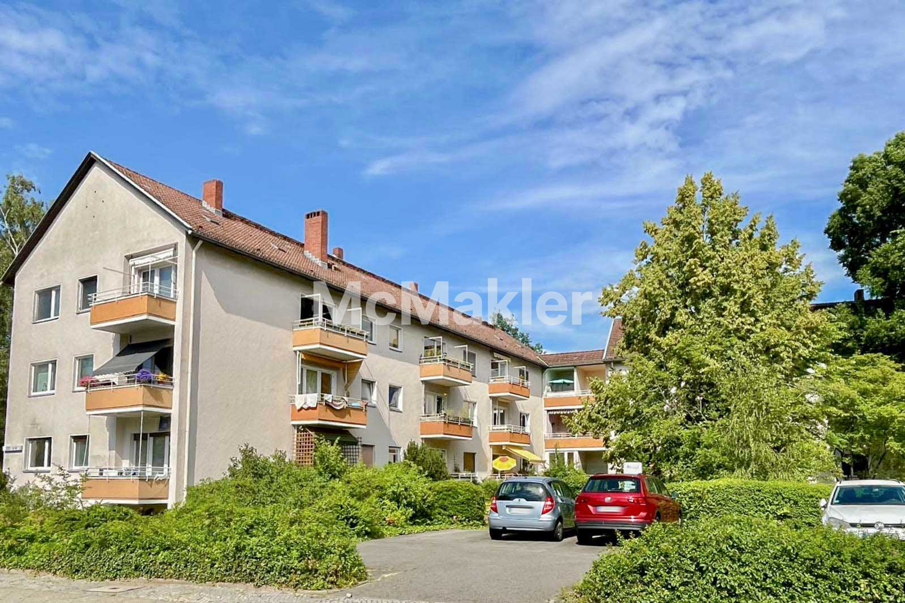 Bezugsfrei: 2-Zimmer-Wohnug mit Loggia und Gemeinschaftsparkplatz in Berlin-Zehlendorf