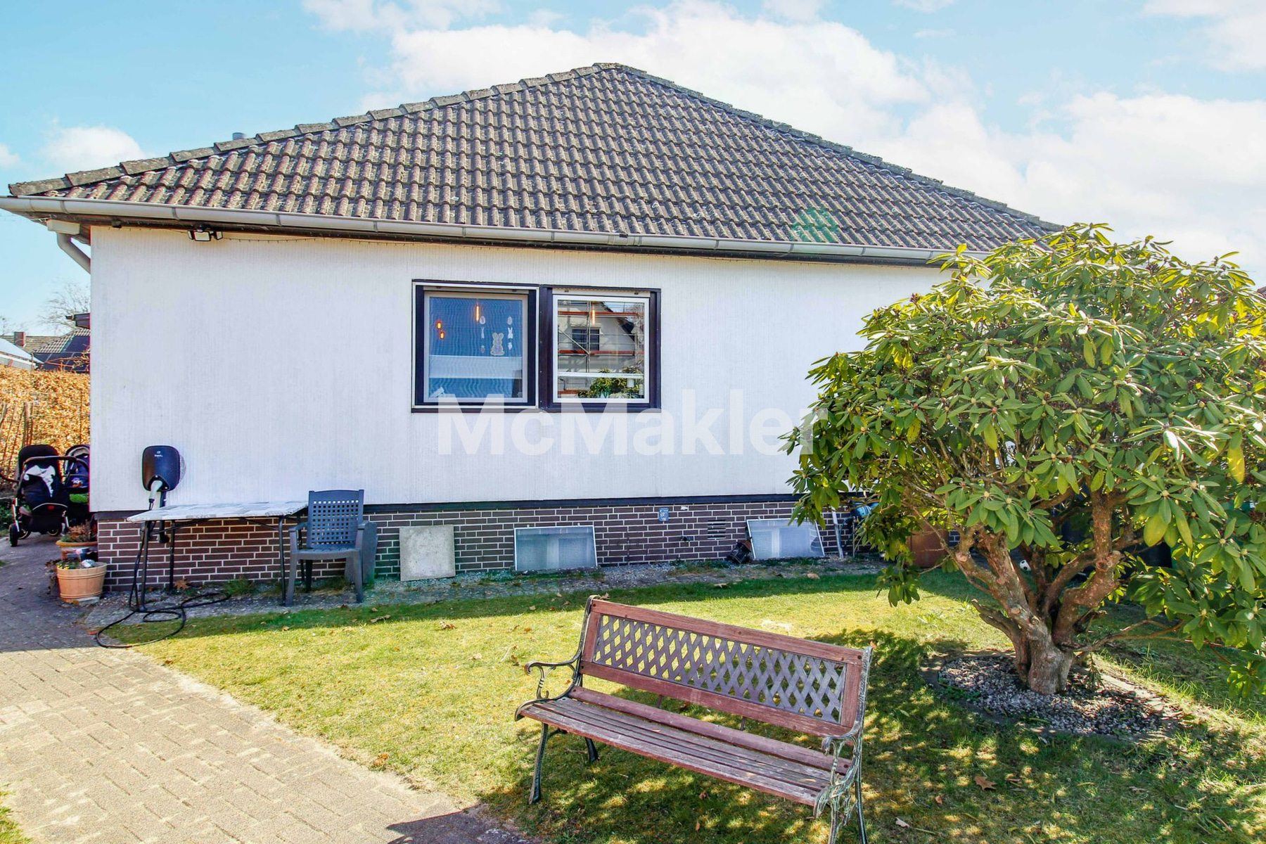 Family First ! Walmdach-Bungalow mit familienfreundlichen Ausstattungshighlights in ruhiger Top-Lage