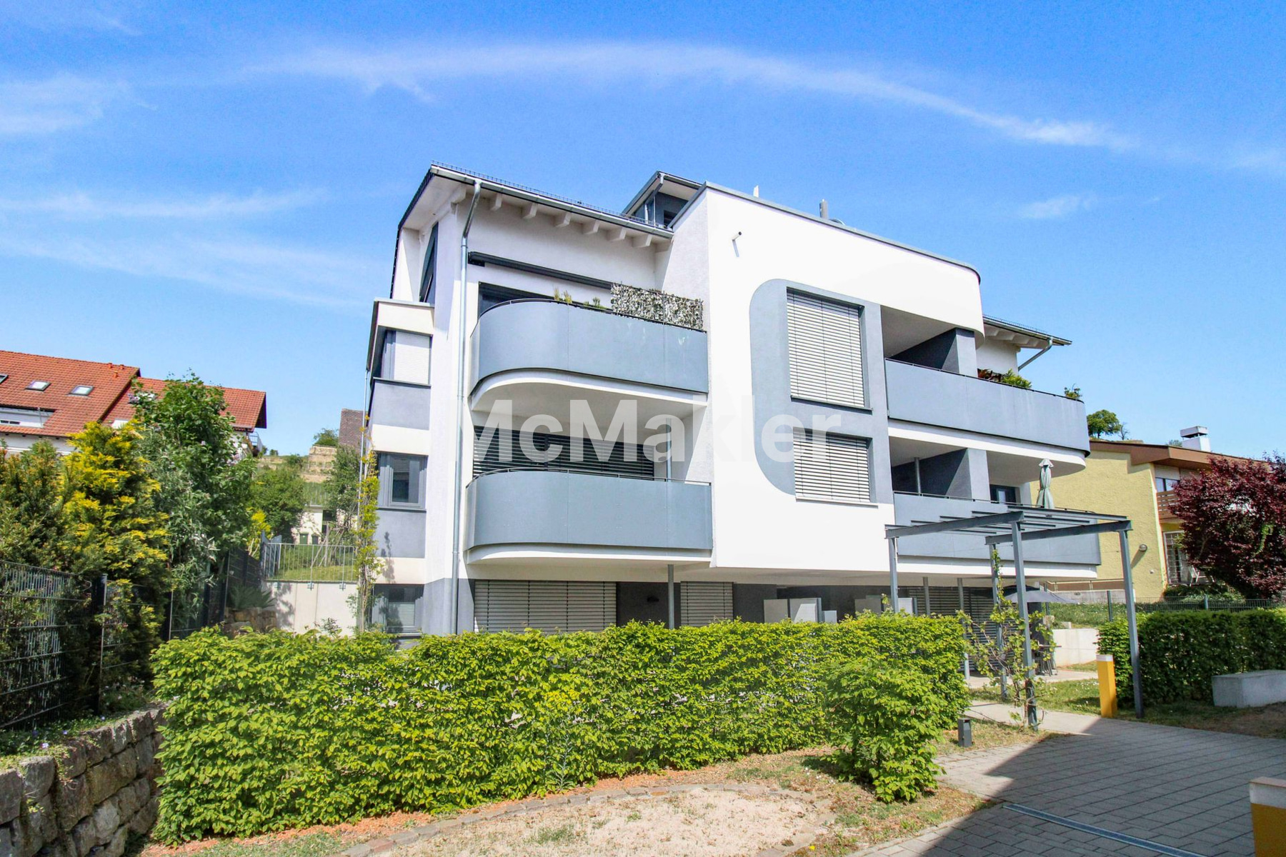 Moderne 4-Zimmer Wohnung mit Balkon, En-Suit Bad und Stellplatz in Asperg