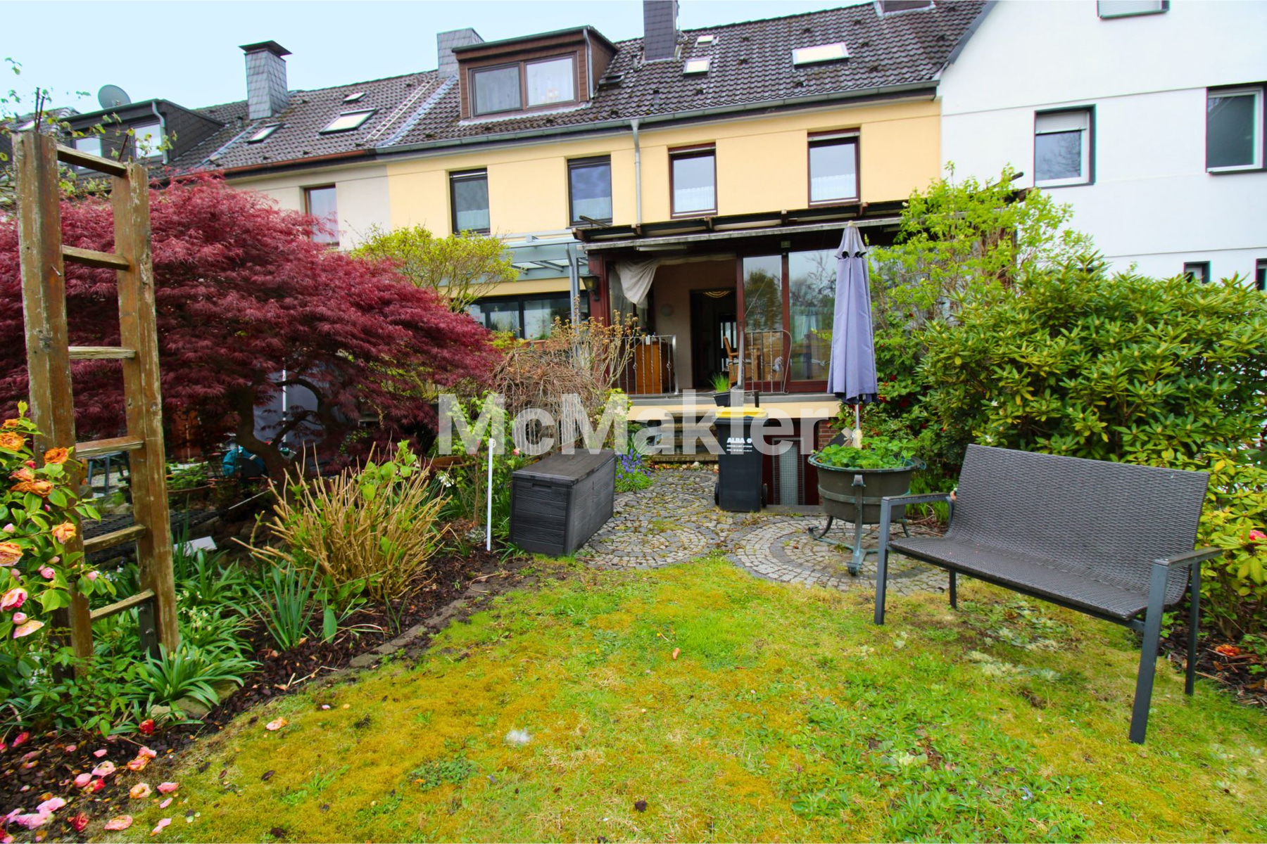 Charmantes Reihenmittelhaus mit großem Potenzial und Garten