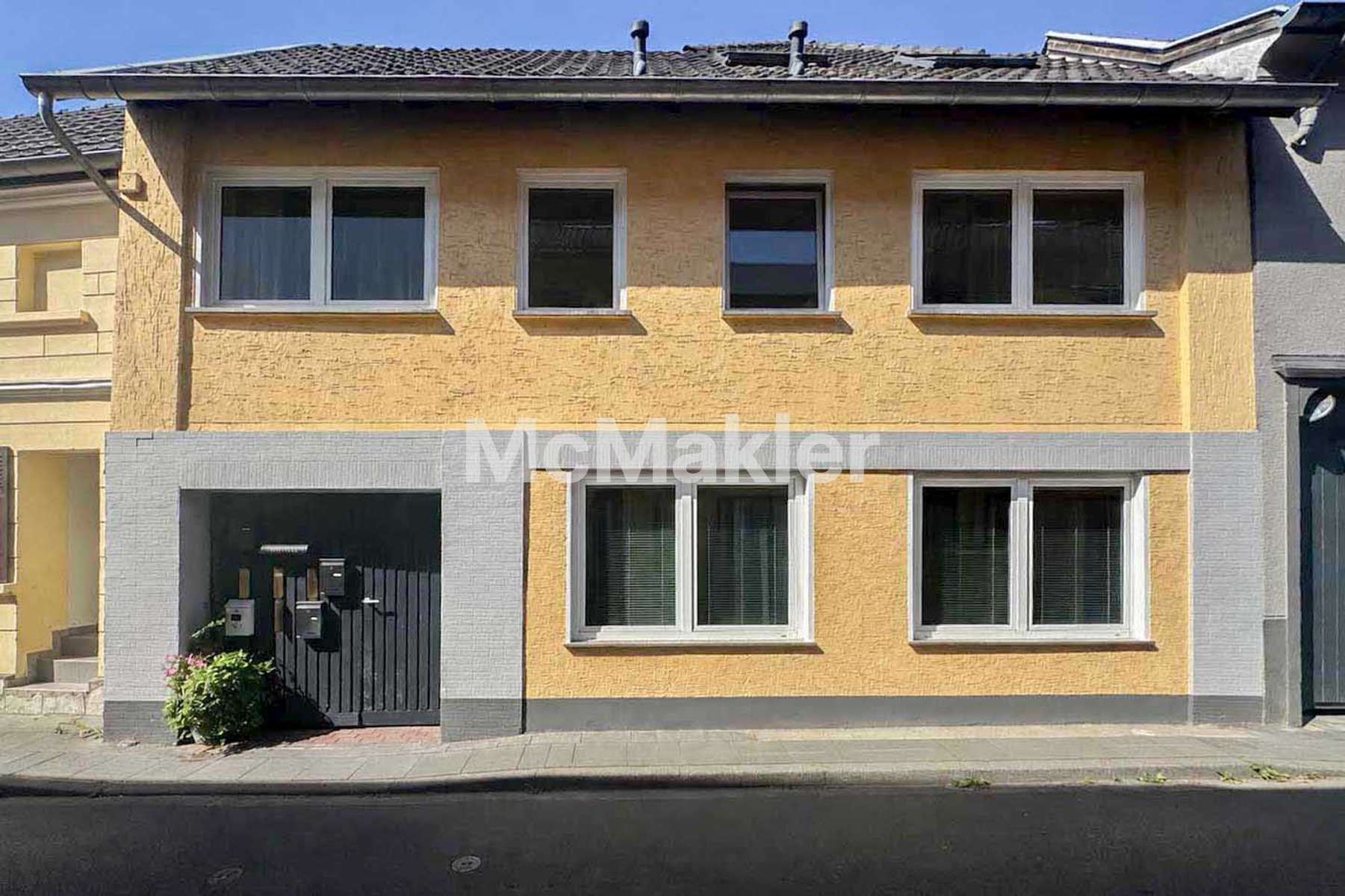 Schöne Maisonettewohnung mit idyllischem Innenhof in Alfter – für Eigennutzer oder Anleger