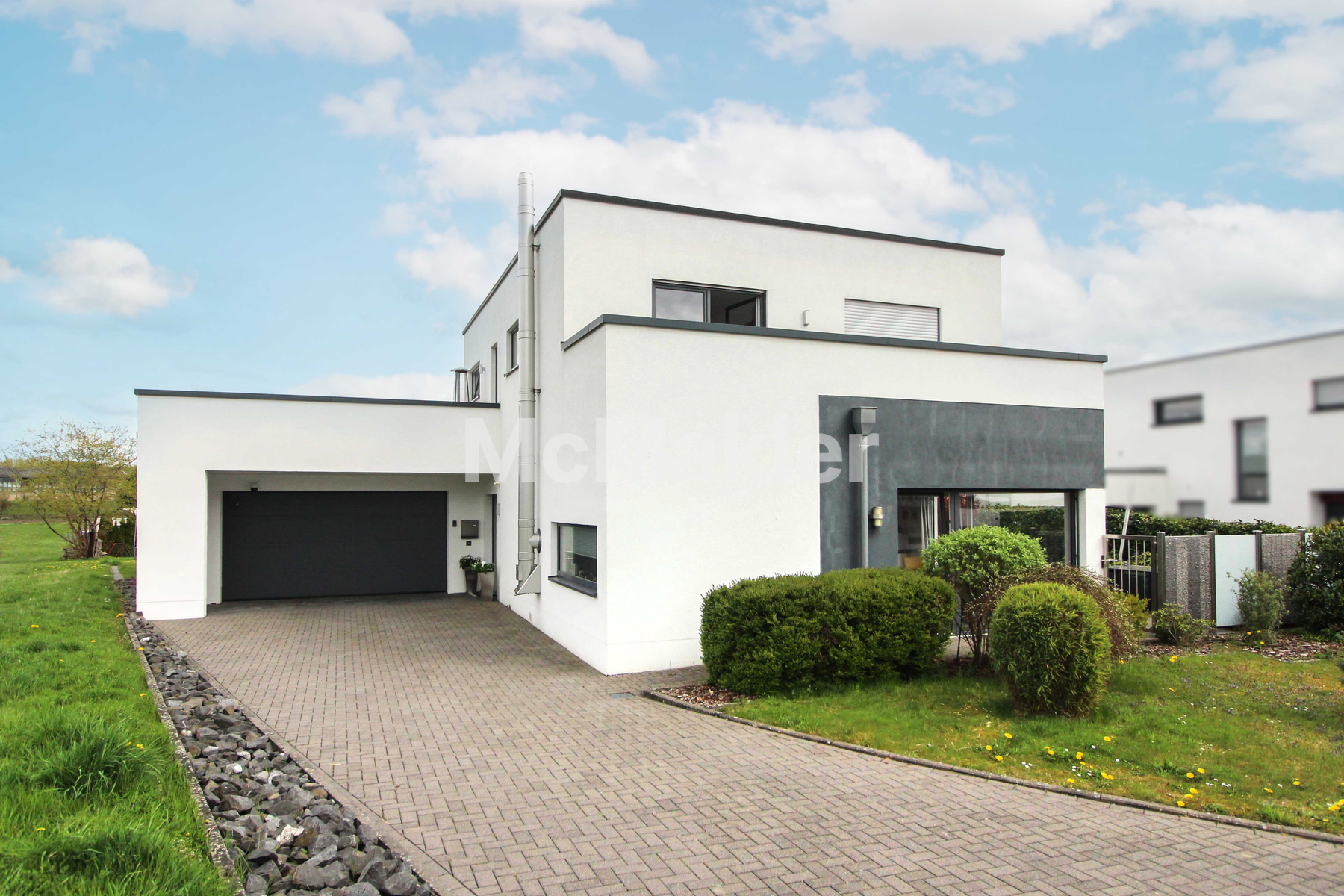 Stilvoll wohnen am Feldrand – modernes Architektenhaus in Staudt mit guter Verkehrsanbindung