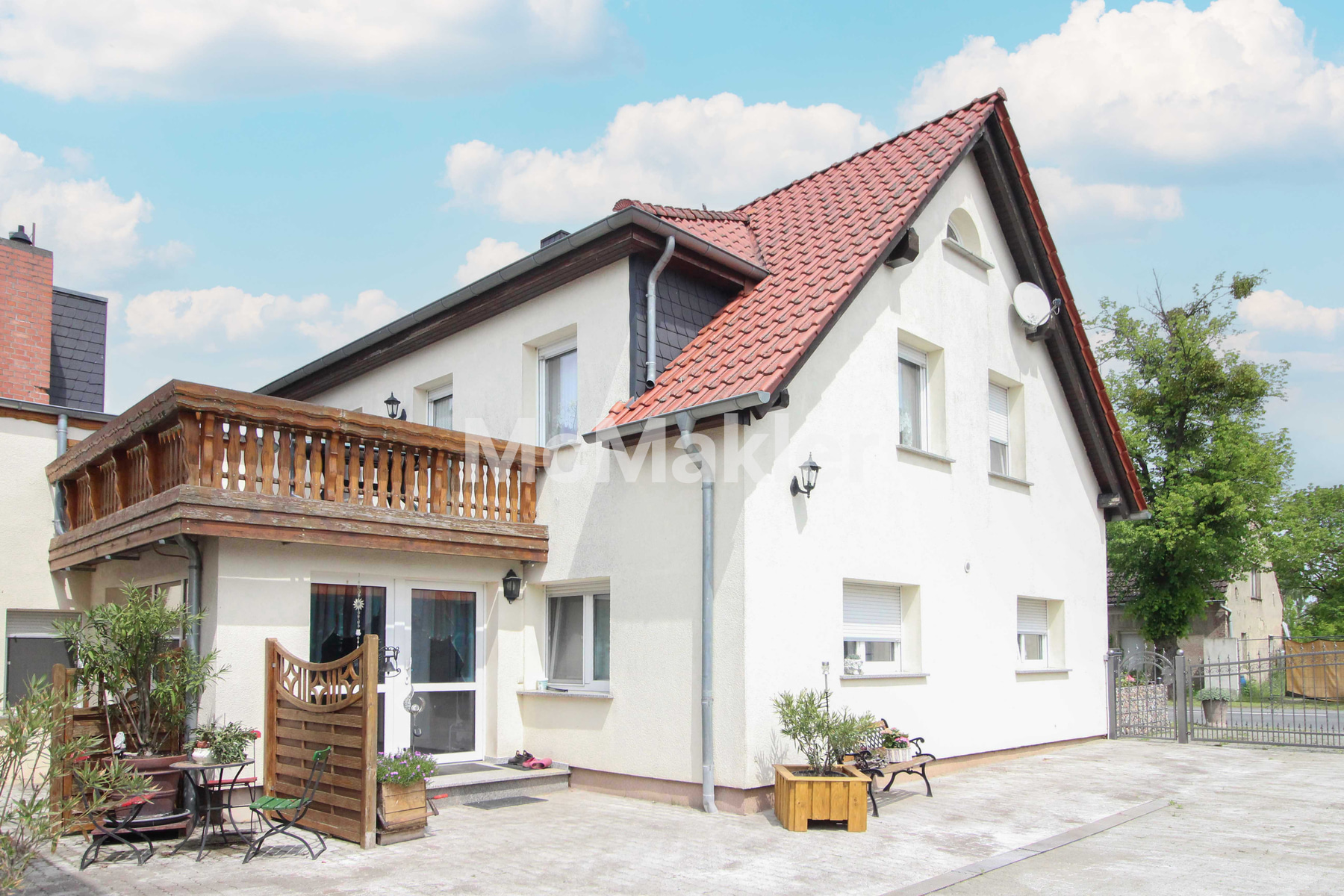 Großzügiges Einfamilienhaus mit traumhaftem Garten und vielseitigen Nutzungsmöglichkeiten