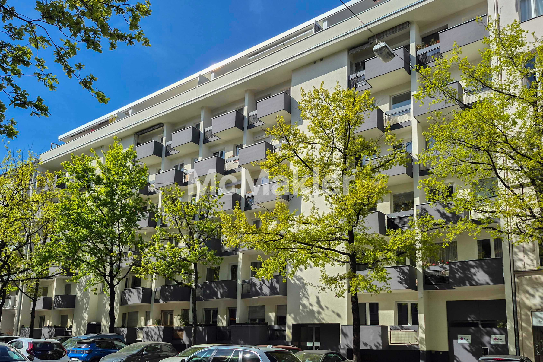 Attraktive 2-Zimmer-Wohnung in Wilmersdorf mit Aufzug, Balkon und Tageslichtbad 