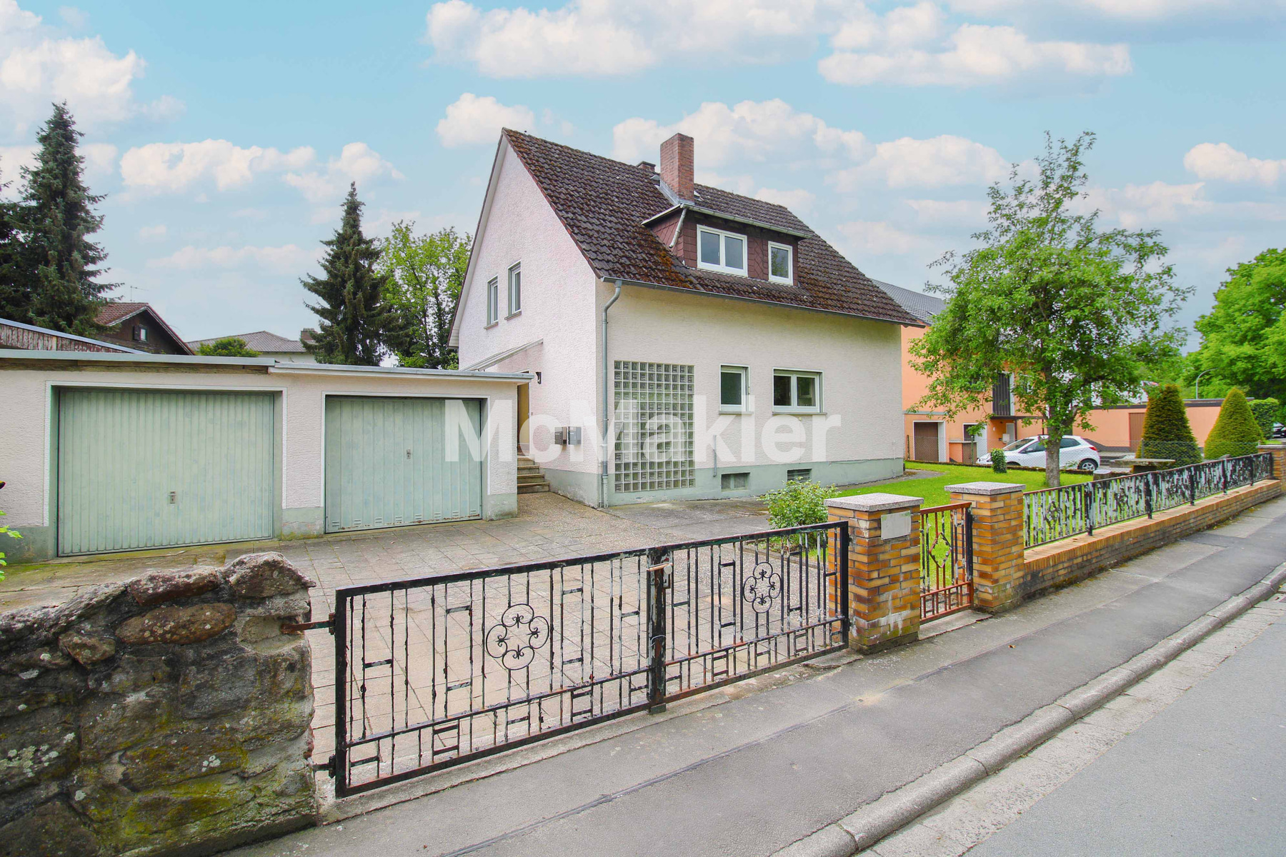 Vielseitiges ZFH mit großem Garten – Ideal für Familien, Mehrgenerationenwohnen oder Kapitalanleger