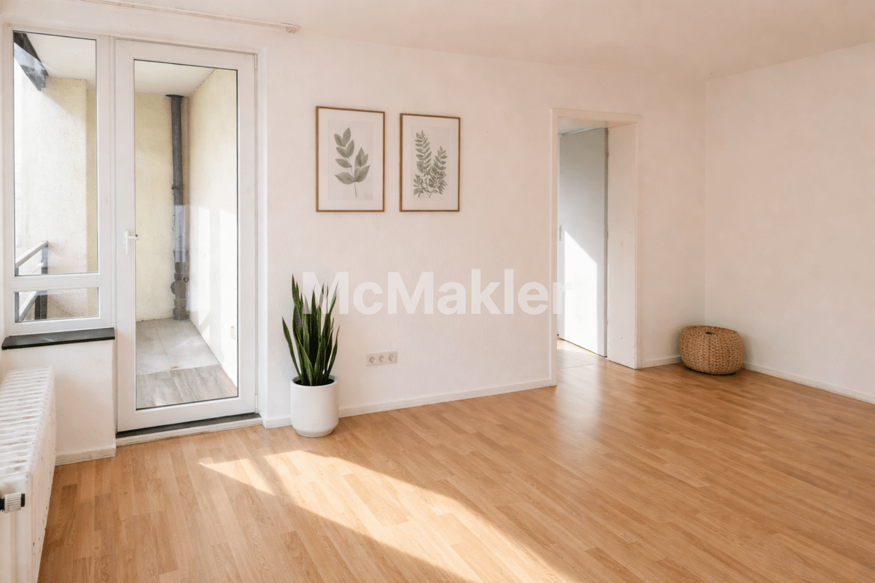 Kapitalanlage mit 7,8 % Bruttorendite - Vermietete 2-Zimmer-Wohnung mit Balkon im 1.OG