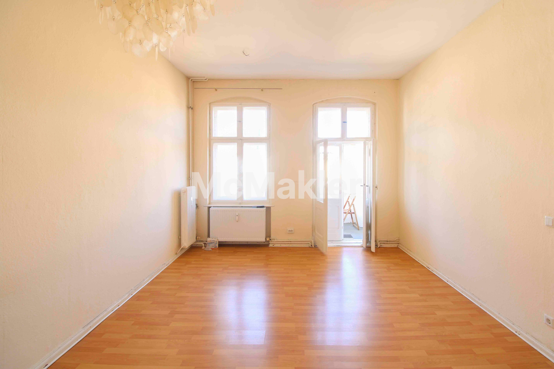 Charmante 2-Zimmer-Altbauwohnung mit großem Balkon im schönen Berlin-Steglitz