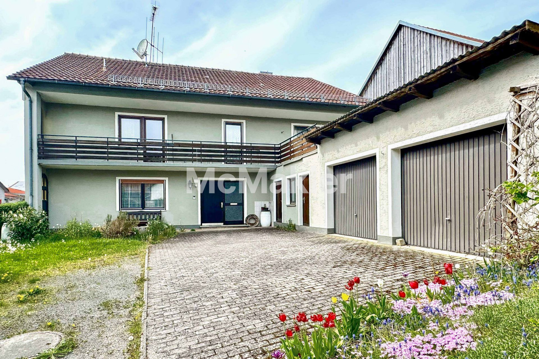 Raum für Familie und Ideen - großzügiges Ein- bis Zweifamilienhaus 