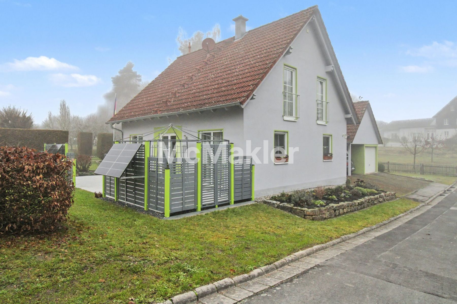 Gepflegtes Einfamilienhaus mit Garten, Garage und Carportstellplatz in Nordheim vor der Rhön