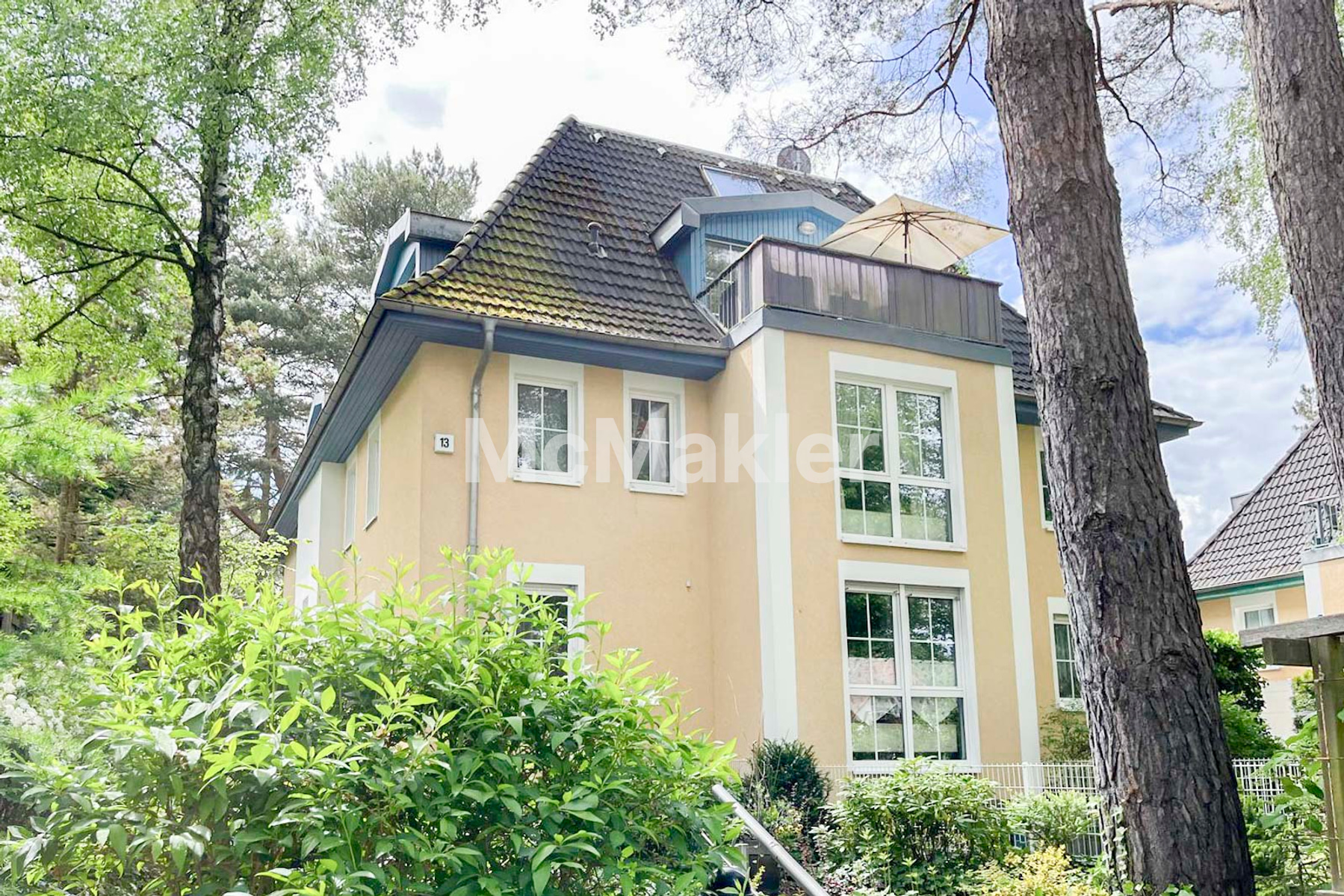 Traumhafte DG-Maisonette-Wohnung mit 2 Balkone