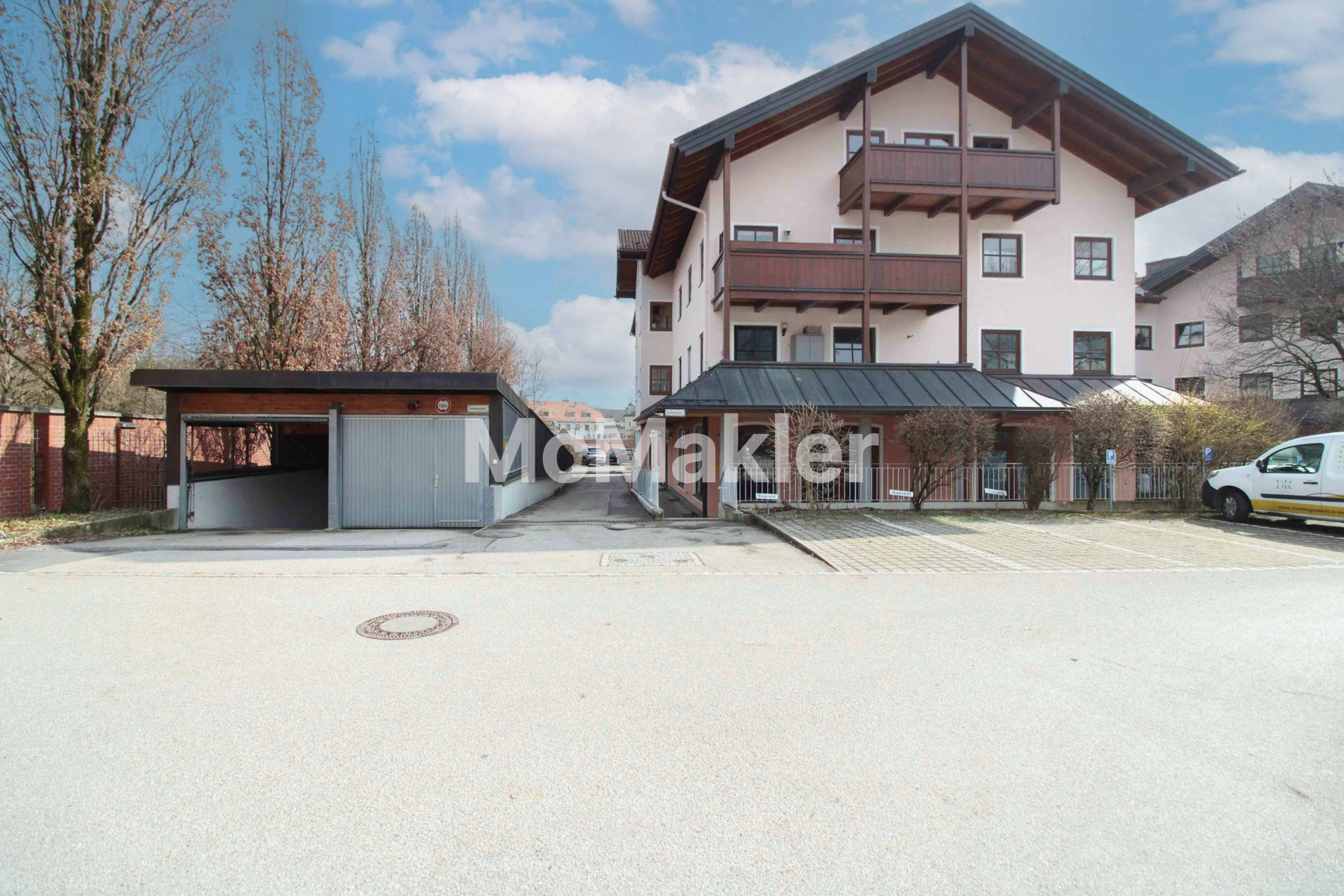 Zentral & gepflegt: 2-Zimmer-Wohnung mit 2 Balkonen, TG & Aufzug in Feldkirchen-Westerham