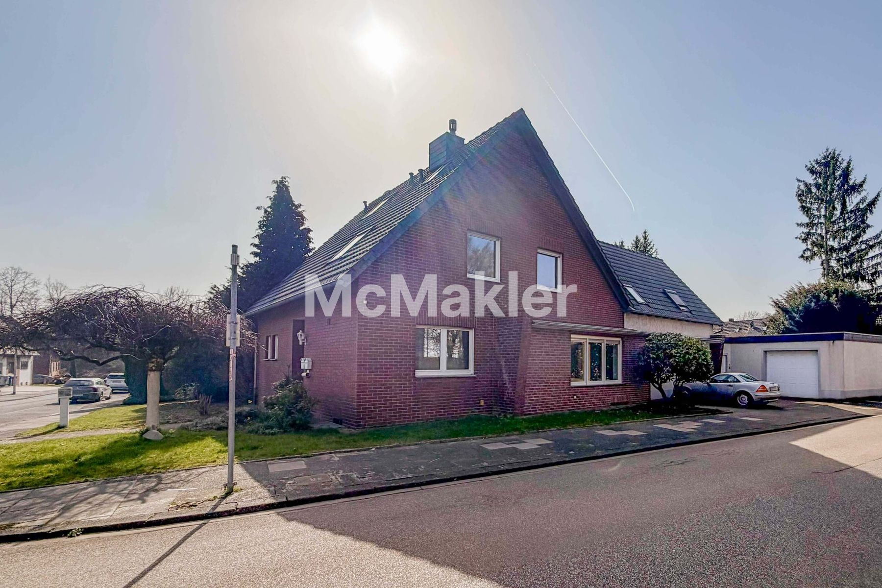 Großzügiges Einfamilienhaus mit Sauna, Kamin und großem Grundstück in Frechen-Grefrath