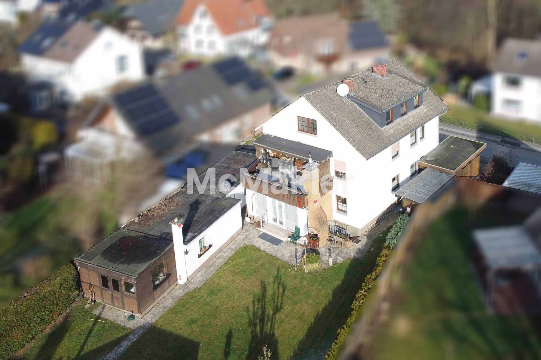 Investieren vor den Toren Bielefelds: Mehrfamilienhaus mit 3 vermieteten Wohneinheiten