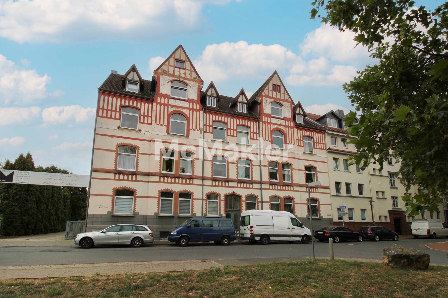 Renditestarkes Wohn- und Geschäftshaus mit Ausbaureserve und Mietsteigerungspotenzial