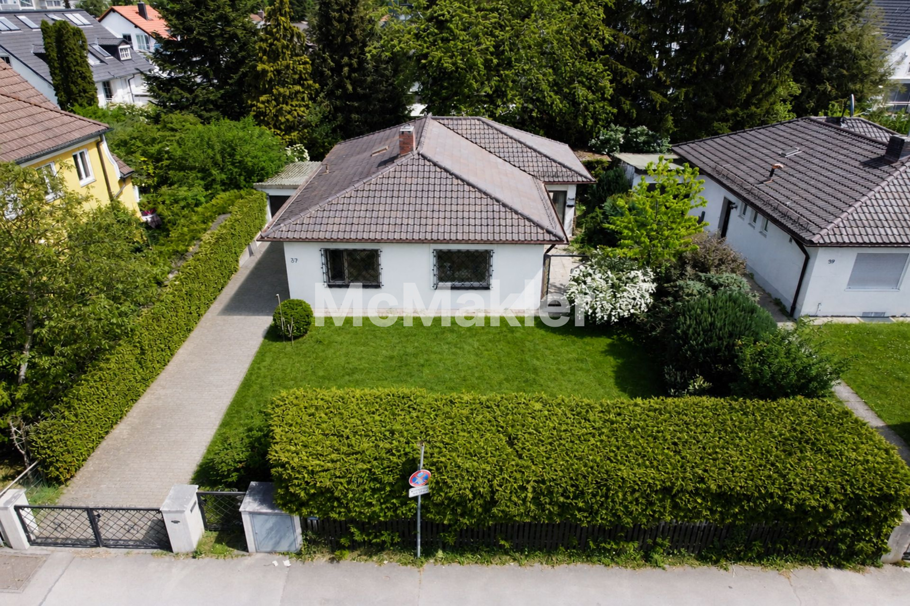 Charmantes freistehendes Einfamilienhaus mit großem Grundstück und viel Potenzial in Neuaubing!