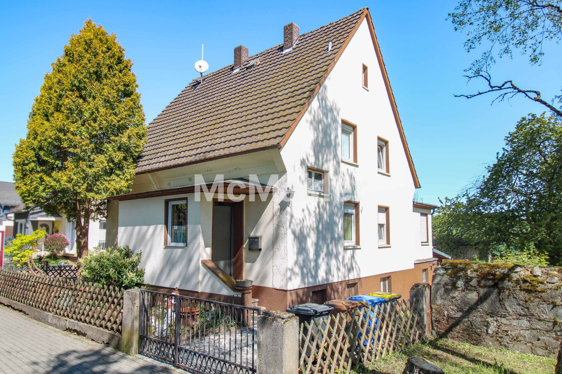 Familienidylle in Feldrandlage von Büblingshausen – Zuhause mit großem Garten und viel Potenzial