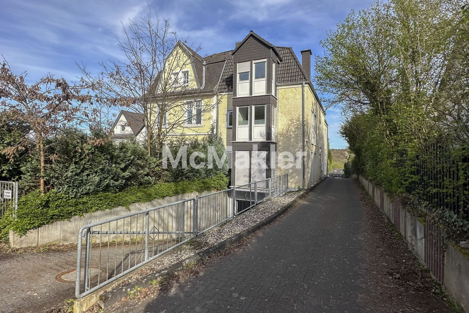 Bezugsfreie 1-Zimmer-Wohnung mit Stellplatz in begehrter Lage von Bonn-Ippendorf