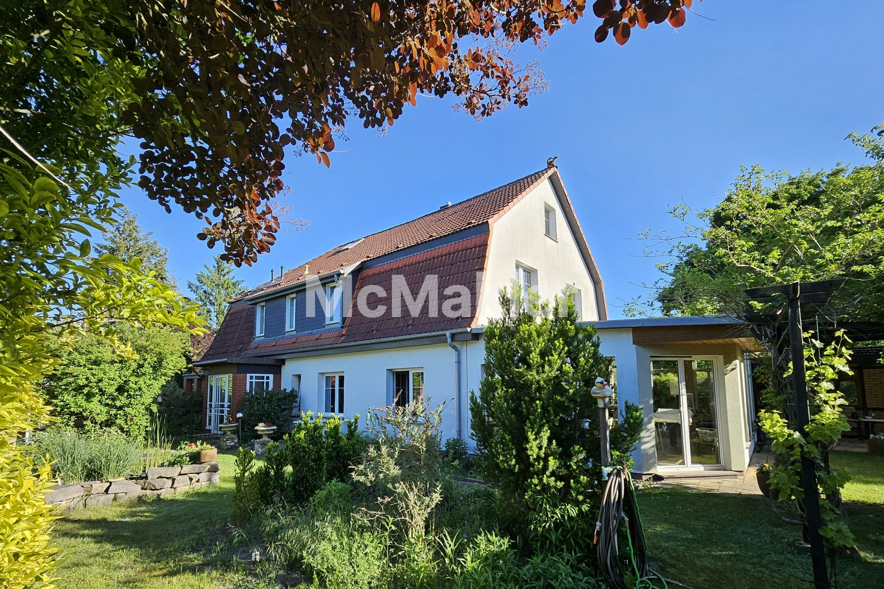 Mehr Platz fürs Leben: Großzügiges Familienanwesen mit Einliegerwohnung auf über 1.857 m² Grundstück