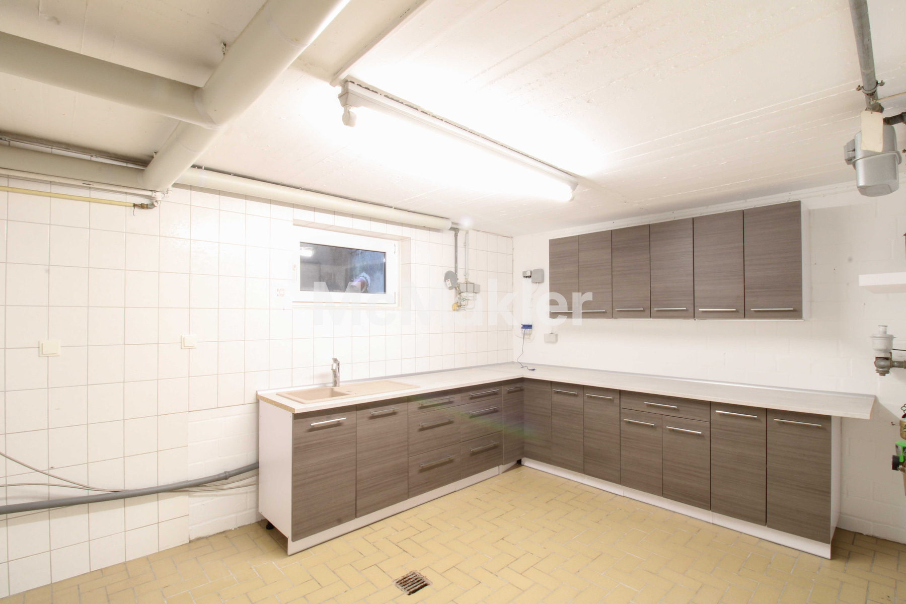 Property view 16