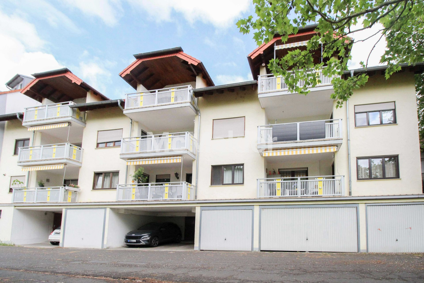 Erste Mainlage in Kelsterbach– lichtdurchflutete DG-Wohnung mit Main-/Taunusblick inkl. Stellplatz