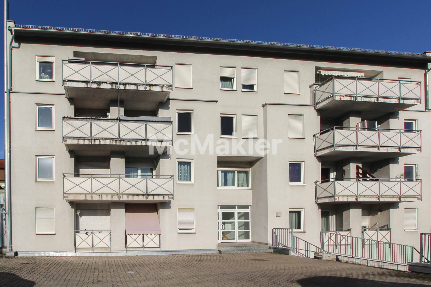 Helle 1,5-Zimmer-Wohnung mit Balkon & Stellplatz