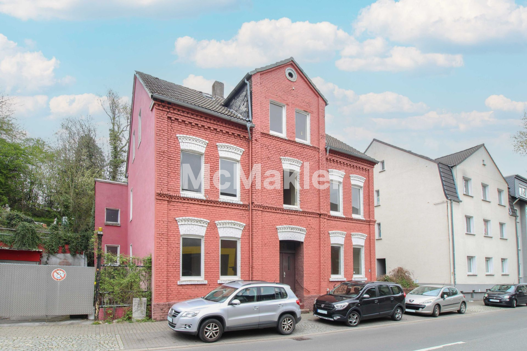 Projektentwickler aufgepasst: Baugrundstück mit abrissreifem 6-Parteienhaus für Investoren!