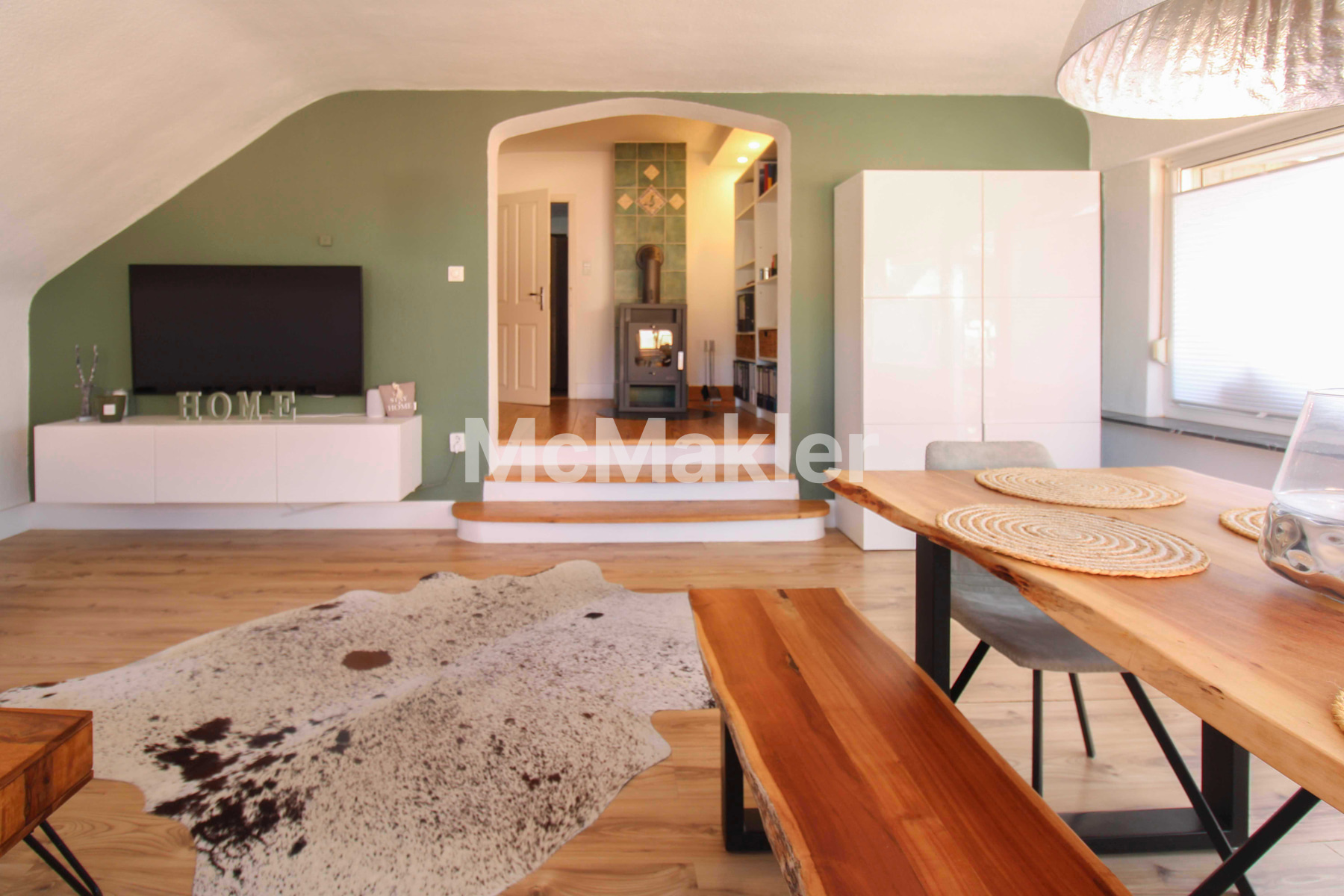 Wohnen mit Charme – großzügige 3,5 Zimmer-Etagenwohnung mit sonnigem Balkon und Garage