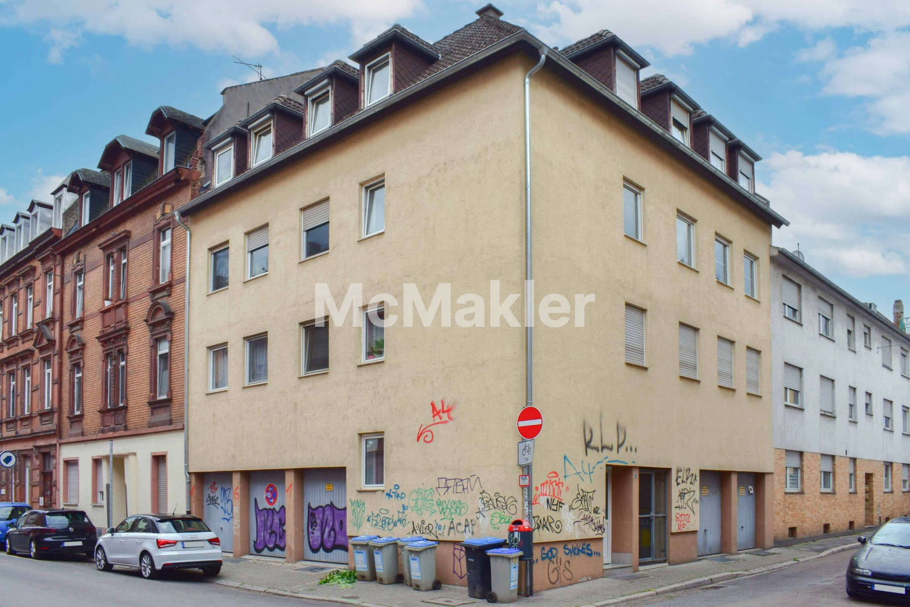 Apartment in Stadtlage, 30 m² EG mit Balkon und exklusivem Hof/Außenbereich, Keller, sofort frei