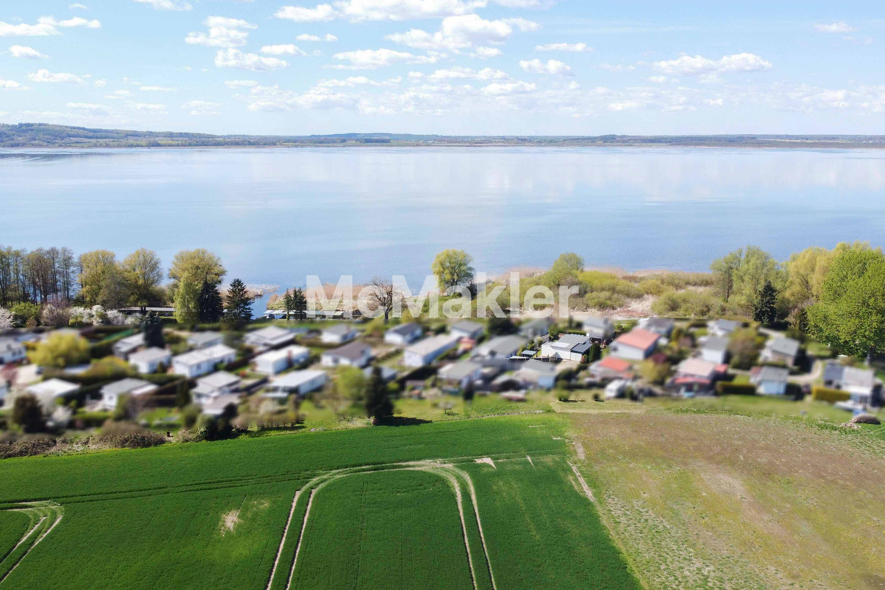 Gehoben ausgestatteter Bungalow mit 2 Terrassen, Loggia und Wintergarten in Sommersdorf
