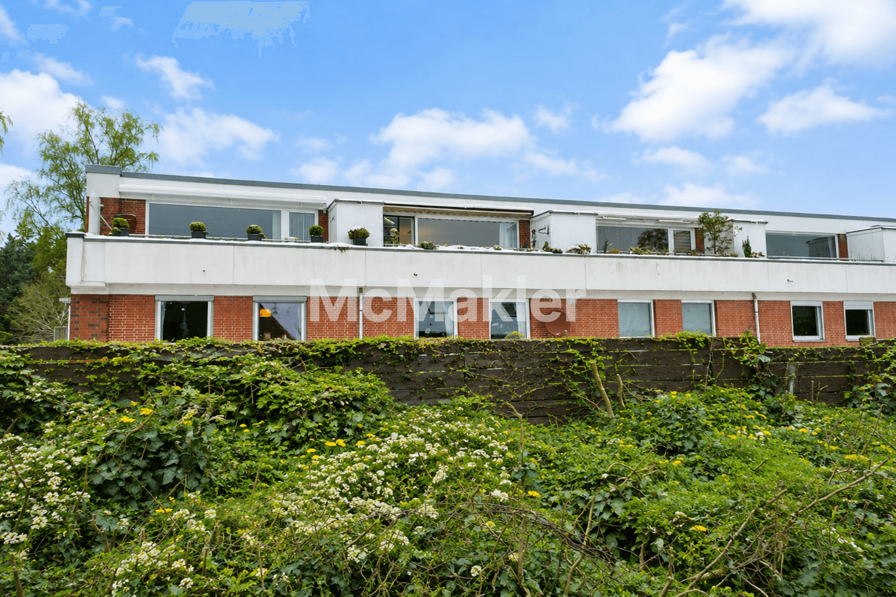 Viel Potenzial: 3-Zimmer-Wohnung mit Balkon, Tiefgarage und Top-Anbindung in Lübeck-Moisling