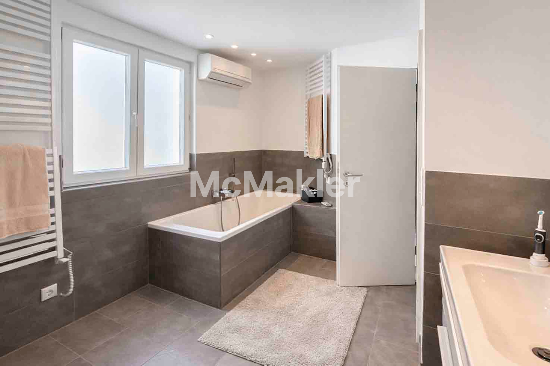 Property view 11